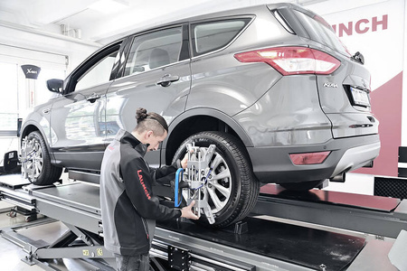 Urządzenie do pomiaru geometrii ustawienia kół i osi pojazdów 3D X-861 3D PRO 
