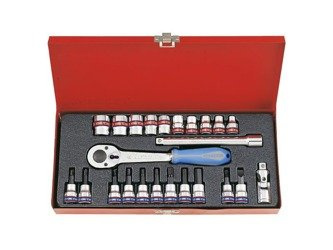 ZESTW NASADEK 3/8'' 24cz. KRÓTKIE 12-kąt.CALOWE 1/4-3/4'', HEX 3-10, KRZYŻ. 2,3  PŁASKIE 5 ,8 Z AKCESORIAMI,CHROM