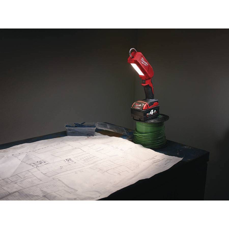 Lampa przenośna LED M18 IL-0 MILWAUKEE TRUEVIEW™ 