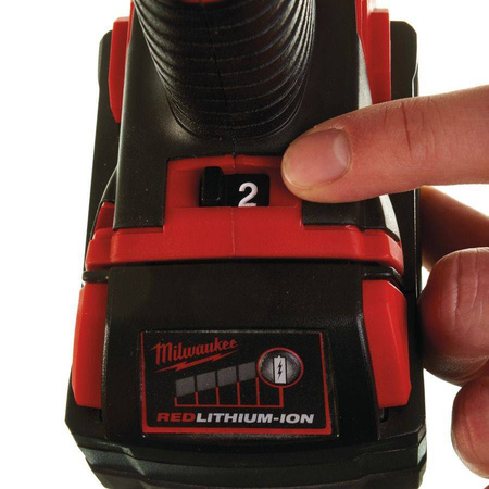 Kątowa zakrętarka udarowa akumulatorowa HEX 1/4" 81Nm M18 BRAID-0 MILWAUKEE