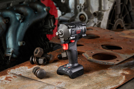 Kompaktowy klucz udarowy akumulatorowy ½” 900Nm 18V M7 Mighty Seven DW-404