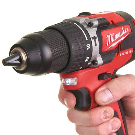 Wiertarko-wkrętarka udarowa akumulatorowa 60Nm M18 CBLPD-402C MILWAUKEE